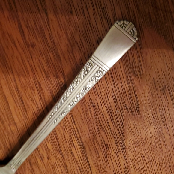 Antique 1927 Royal York Silverplate Flatware - Picture 2 of 3